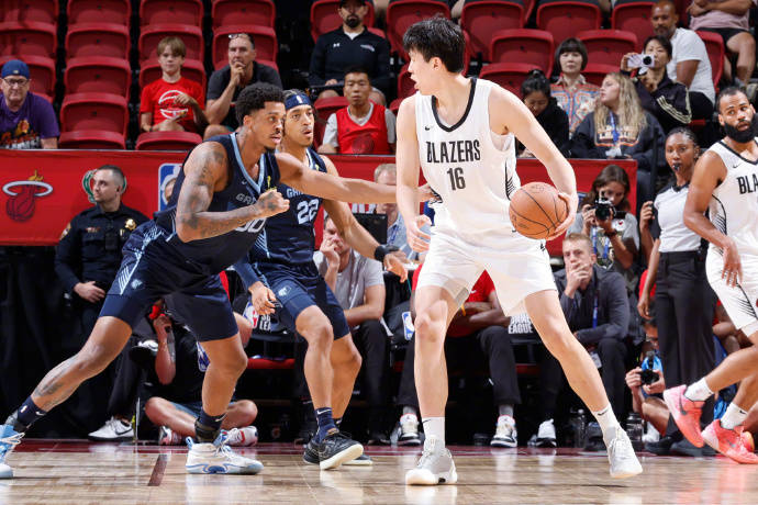 杨瀚森背靠背体能软肋暴露 三个扣篮提供进攻新思路？